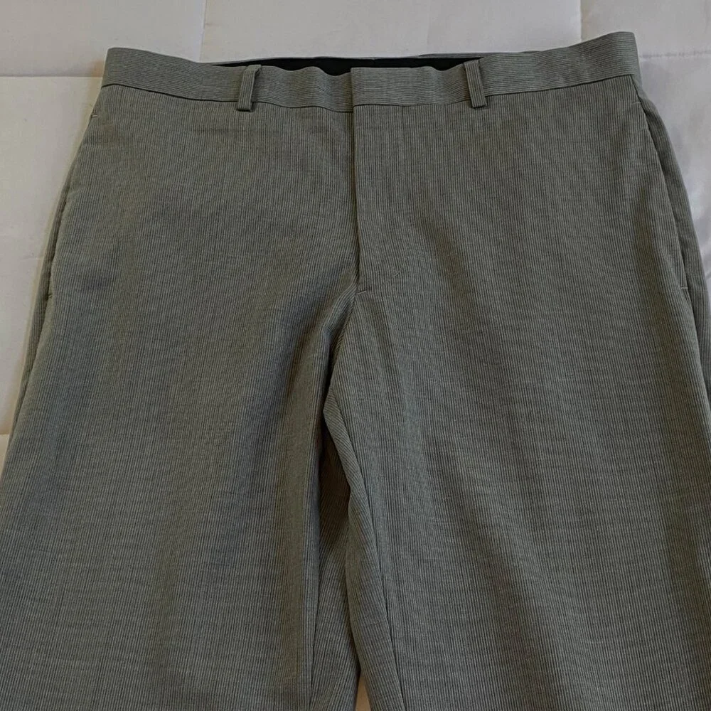 Banana Republic Modern Fit Pants Mens 33 Wool Blend Flat Front Cuffs Gray Stripe